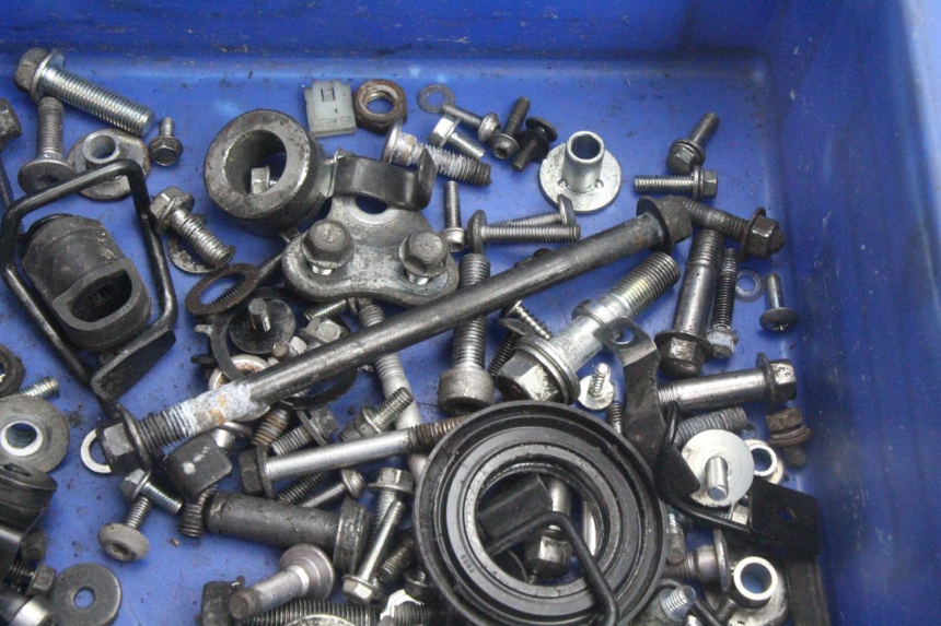 photo de SCHRAUBENBEUTEL SCHRAUBEN KAWASAKI ER-6 ER6 F ABS 650 (2012 - 2016) - Zoom auf Gebrauchszustand