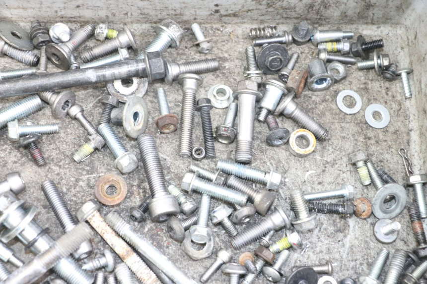 photo de SCHRAUBEN KAWASAKI ER-6 ER6 N 650 (2012 - 2016) - Technische Nahaufnahme