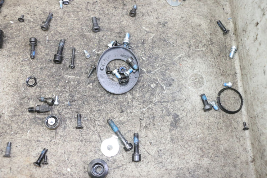 photo de SCHRAUBENSET TASCHE SEGWAY NINEBOT F40E 1 - Detailansicht des Bauteils