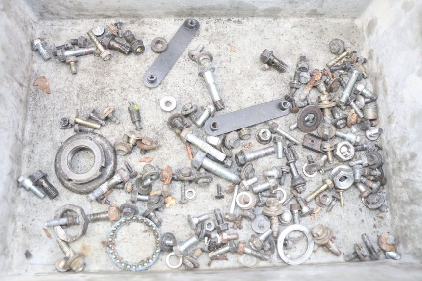 photo de SCHRAUBENBEUTEL HONDA FES PANTHEON 2T 125 (1998 - 2002) - Hauptansicht