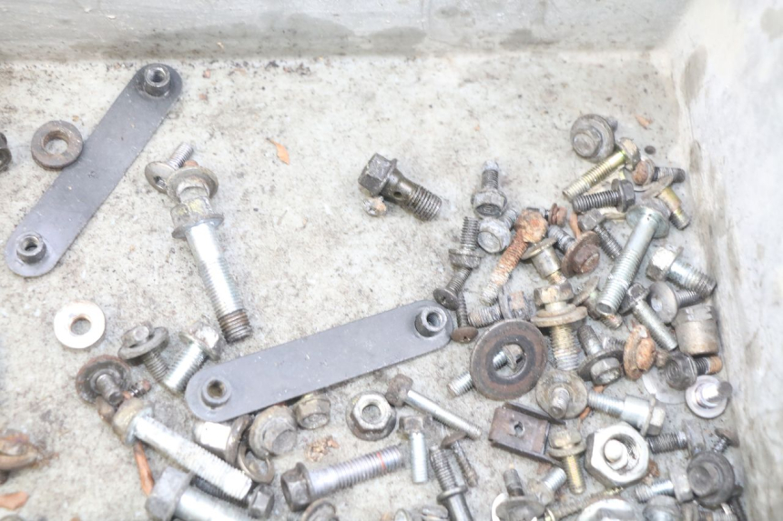 photo de SCHRAUBENBEUTEL HONDA FES PANTHEON 2T 125 (1998 - 2002) - Alternative Perspektive