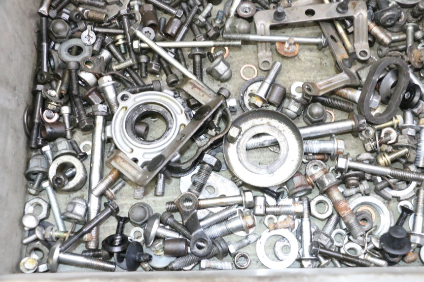 photo de SCHRAUBEN YAMAHA FJ 36Y 1100 (1984 - 1985) - Alternative Perspektive