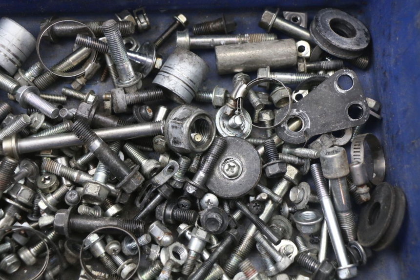 photo de SCHRAUBEN HONDA FJS SILVER WING SILVERWING 400 (2005 - 2008) - Zoom auf Gebrauchszustand