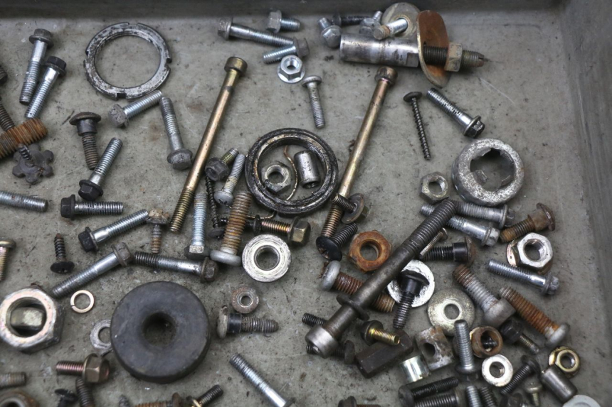 photo de SCHRAUBEN PIAGGIO FLY 4T 50 (2004 - 2010) - Zoom auf Gebrauchszustand