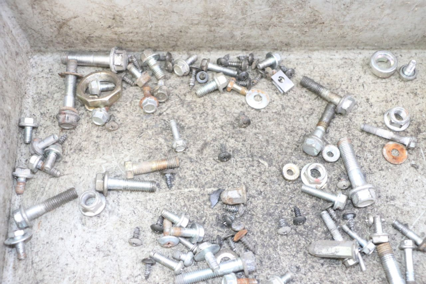 photo de SCHRAUBEN VENESI FLY RETRO 4T 50 (2020 - 2025) - Zoom auf Gebrauchszustand