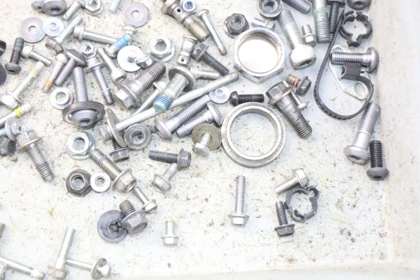 photo de SCHRAUBEN YAMAHA FZ8 800 (2010 - 2016) - Zoom auf Gebrauchszustand