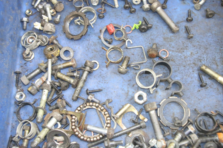 photo de SCHRAUBEN PEUGEOT GEOPOLIS RS 125 (2007 - 2009) - Zoom auf Gebrauchszustand