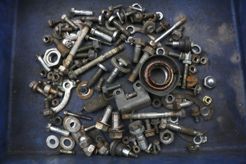 photo de SCHRAUBEN SUZUKI GN 125 (1997 - 2000) - Hauptansicht