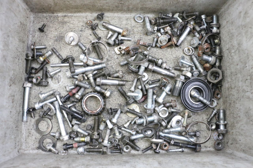 photo de SCHRAUBEN KAWASAKI GPZ RX 1000 (1986 - 1988) - Hauptansicht