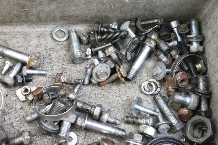 photo de SCHRAUBEN KAWASAKI GPZ RX 1000 (1986 - 1988) - Gesamtansicht des Produkts