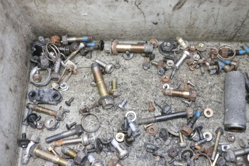 photo de SCHRAUBEN KYMCO GRAND DINK 125 (2002 - 2007) - Zoom auf Gebrauchszustand