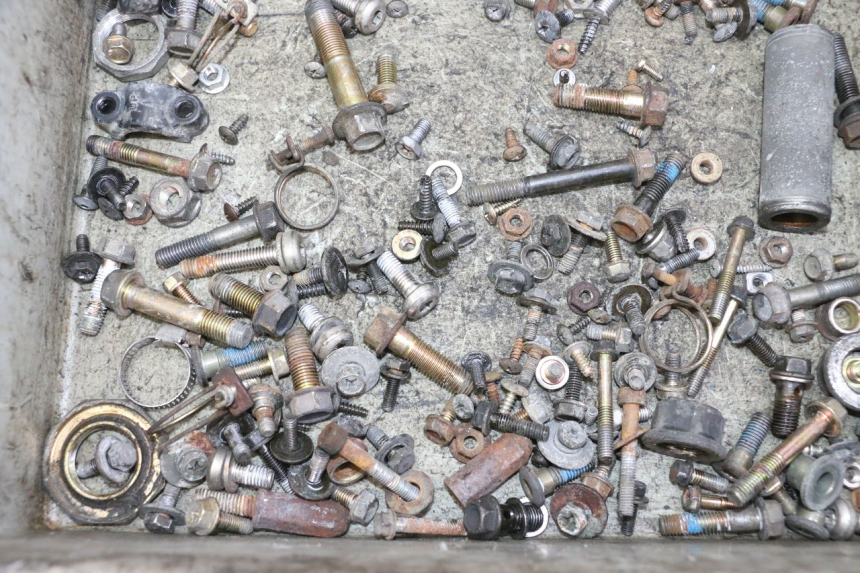 photo de SCHRAUBEN KYMCO GRAND DINK 125 (2002 - 2007) - Alternative Perspektive