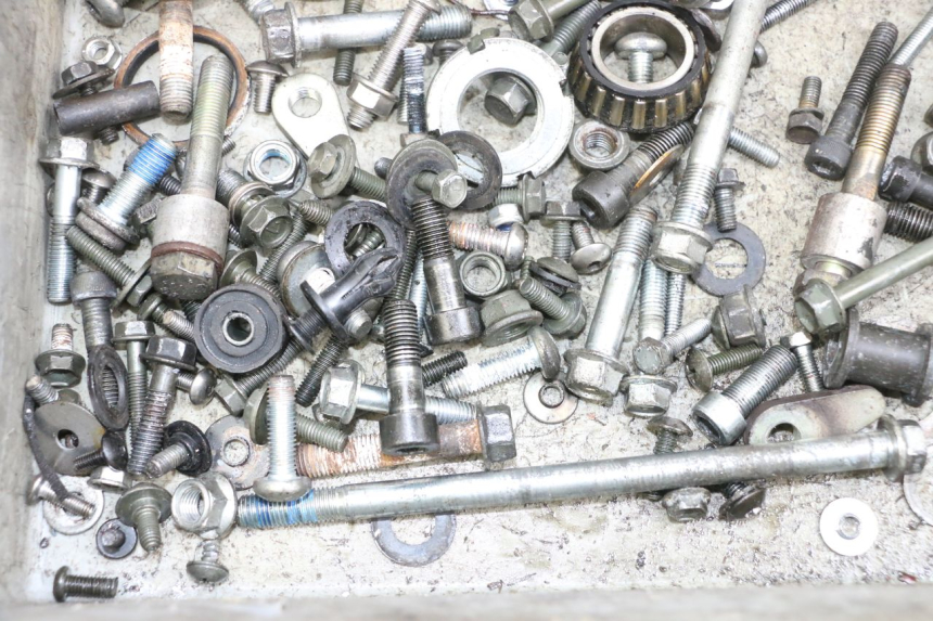 photo de SCHRAUBEN SUZUKI GSF N BANDIT 600 (1996 - 1999) - Alternative Perspektive