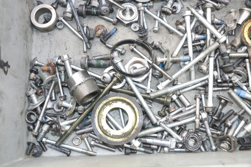 photo de SCHRAUBEN SUZUKI GSR 600 (2005 - 2012) - Zoom auf Gebrauchszustand