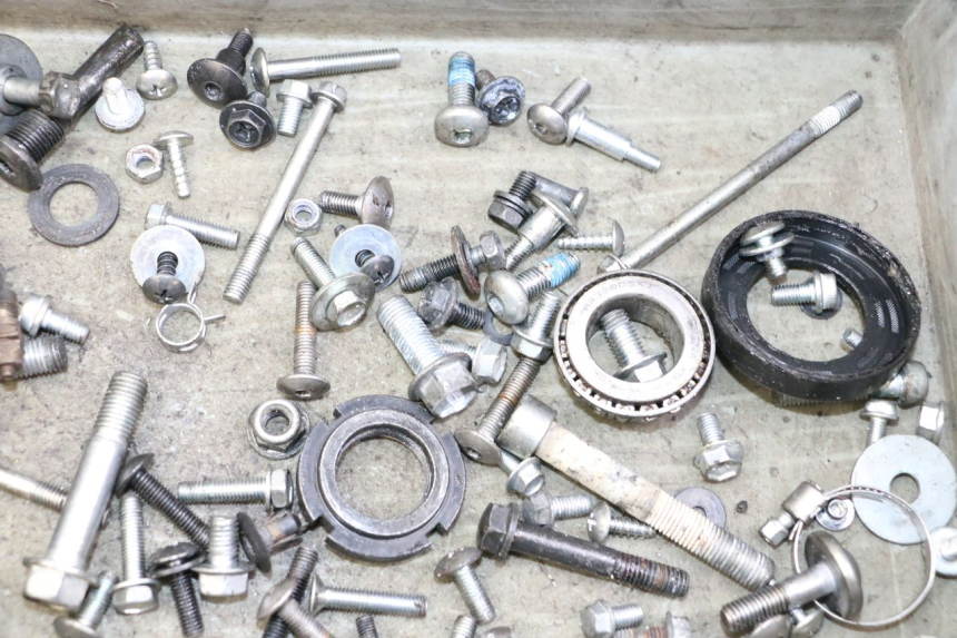 photo de SCHRAUBEN SUZUKI GSR 750 (2011 - 2017) - Alternative Perspektive