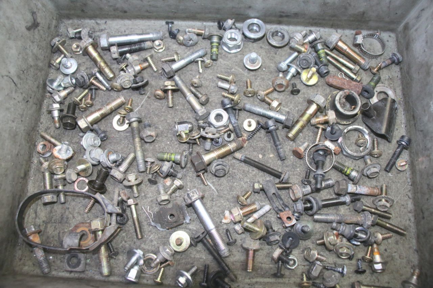 photo de SCHRAUBEN SYM GTS EVO 125 (2009 - 2013) - Hauptansicht