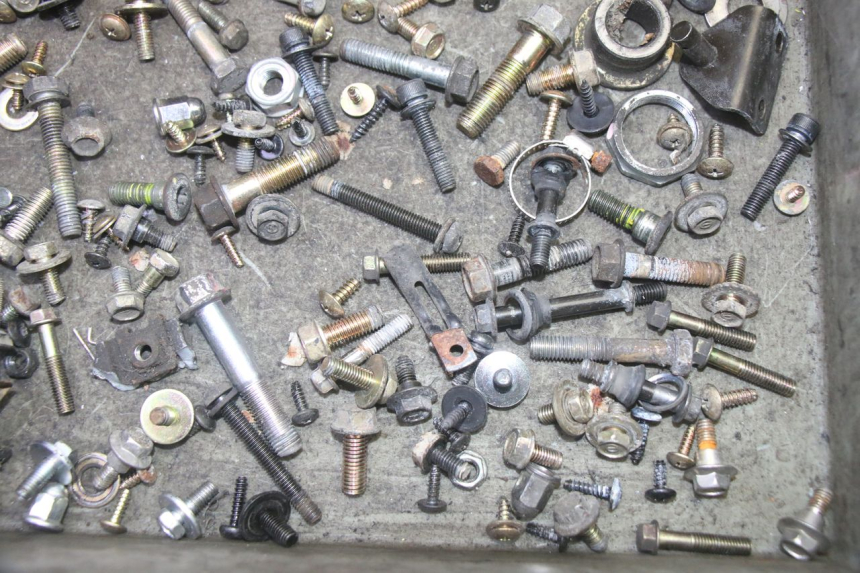 photo de SCHRAUBEN SYM GTS EVO 125 (2009 - 2013) - Technische Nahaufnahme