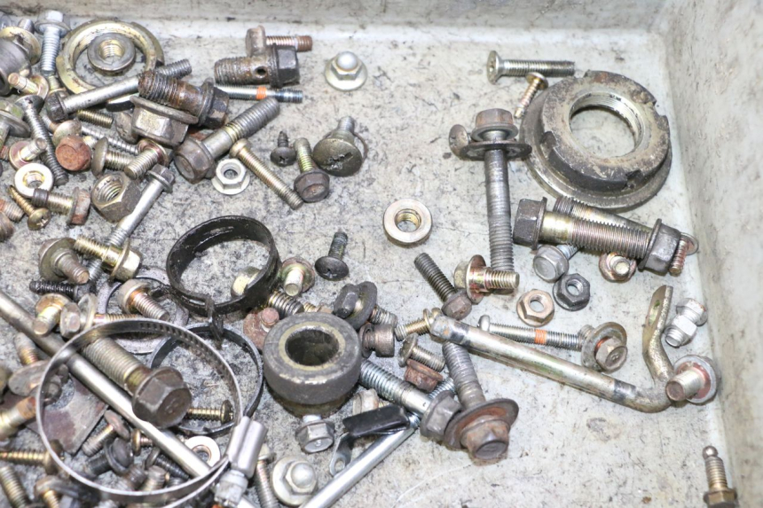 photo de SCHRAUBEN DAELIM HISTORY 125 (2001 - 2002) - Detailansicht des Bauteils