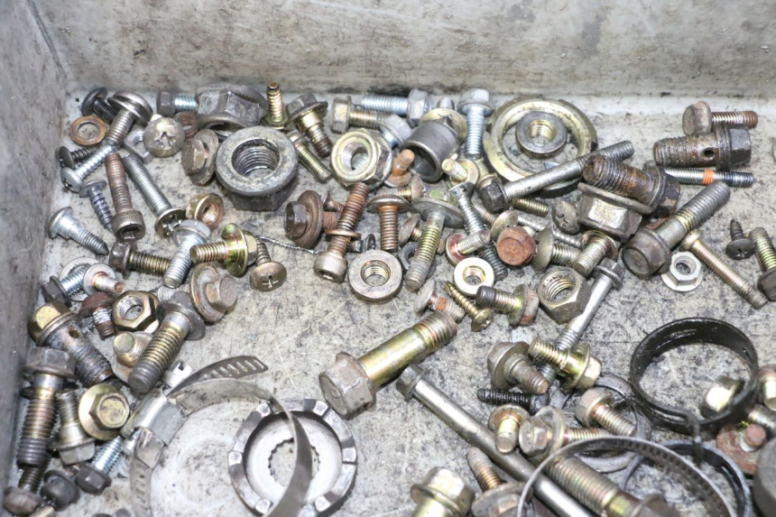 photo de SCHRAUBEN DAELIM HISTORY 125 (2001 - 2002) - Technische Nahaufnahme