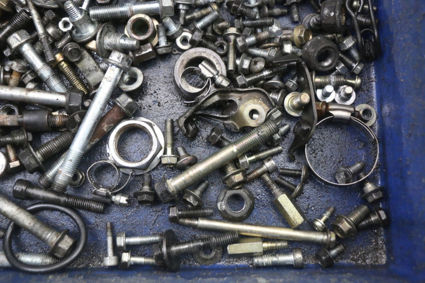 photo de SCHRAUBEN HONDA CBR F 1000 (1993 - 1996) - Technische Nahaufnahme