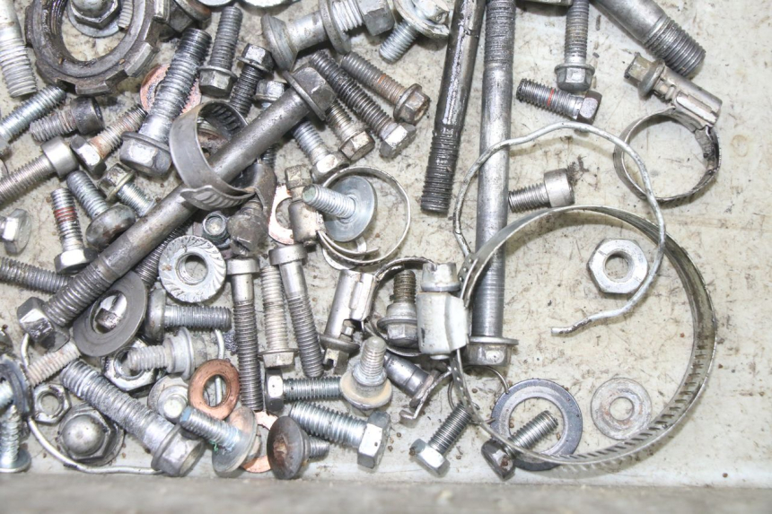 photo de SCHRAUBEN HONDA CR 85 (2003 - 2007) - Technische Nahaufnahme