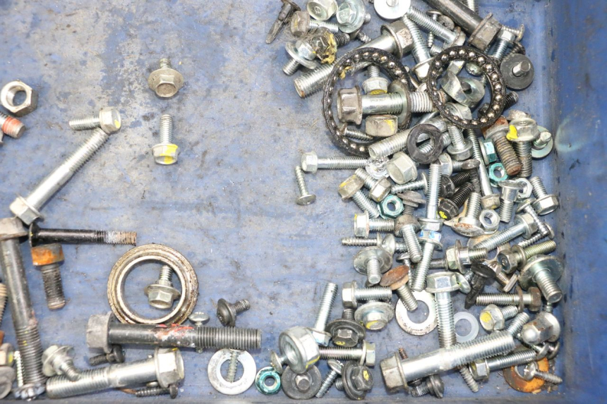 photo de SCHRAUBEN HONDA PCX (JF57/JF64) 125 (2014 - 2018) - Zoom auf Gebrauchszustand