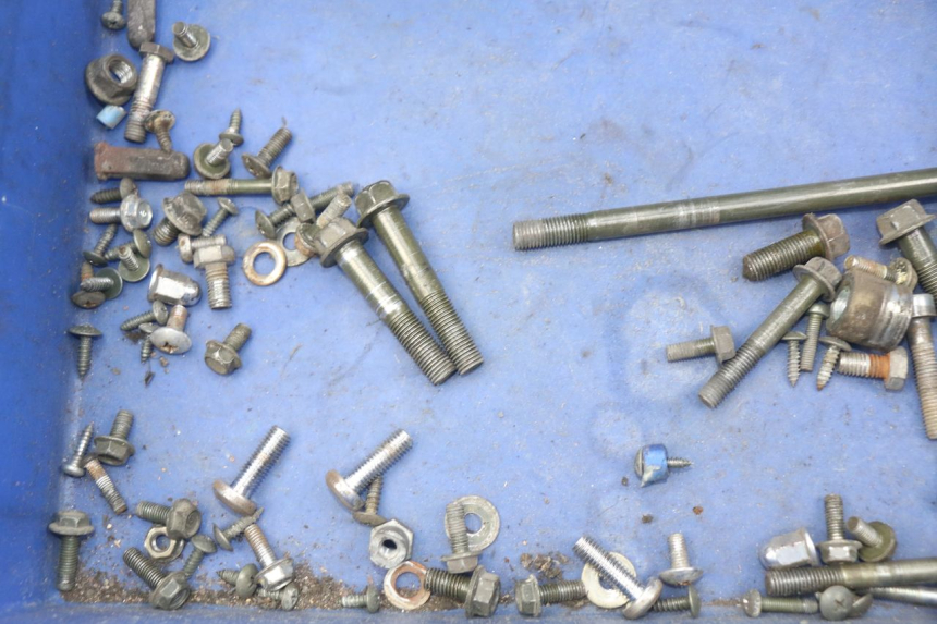 photo de SCHRAUBEN HAOTIAN HT125T-2 125 - Zoom auf Gebrauchszustand