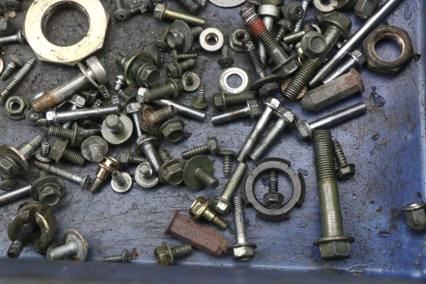 photo de SCHRAUBENBEUTEL SYM JET 14 4T 50 (2018 - 2022) - Zoom auf Gebrauchszustand