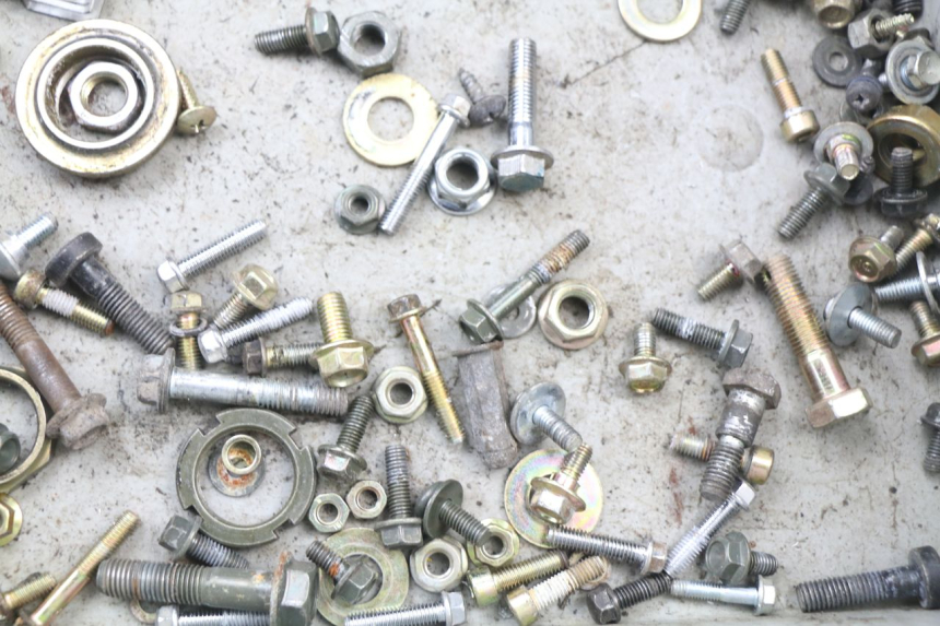 photo de SCHRAUBEN SYM JET 4 50 (2010 - 2014) - Zoom auf Gebrauchszustand