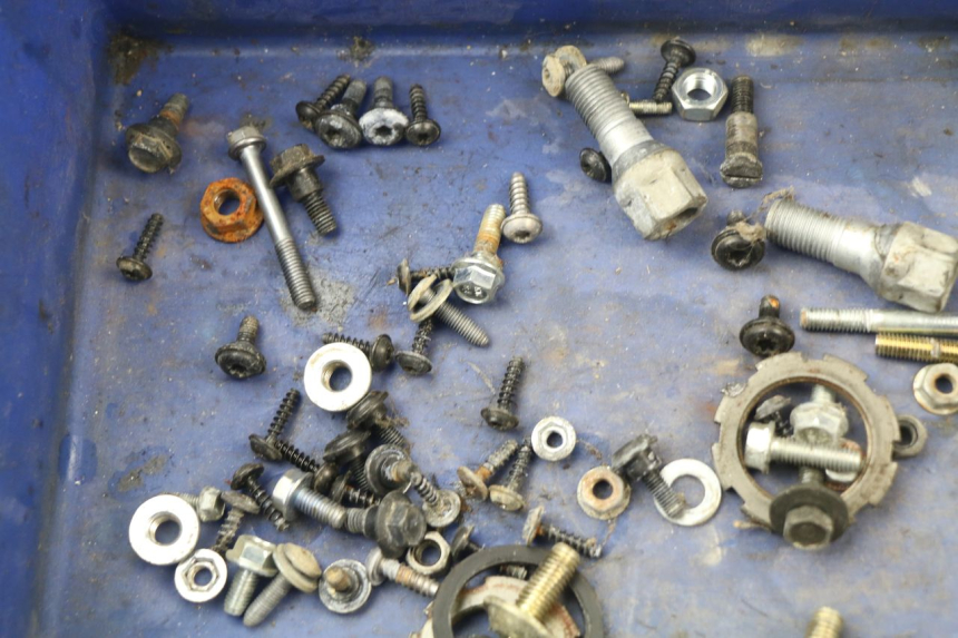 photo de SCHRAUBEN PEUGEOT JET FORCE CARBU 50 (2003 - 2016) - Technische Nahaufnahme