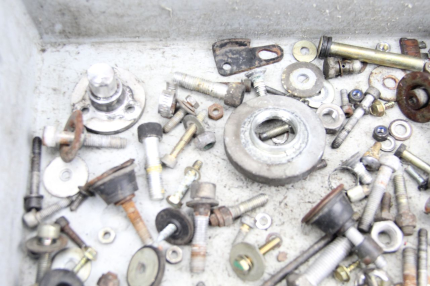 photo de SCHRAUBEN BMW K100 1000 (1982 - 1990) - Technische Nahaufnahme