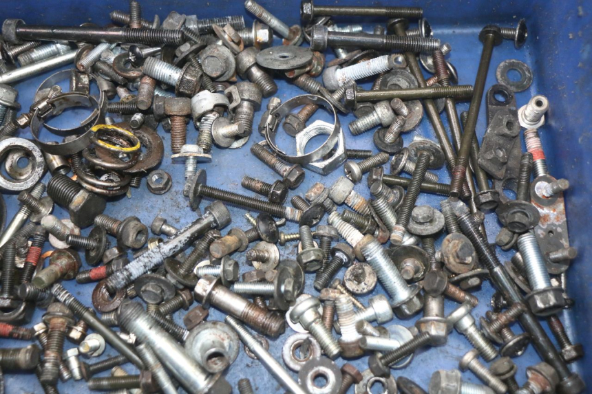 photo de SCHRAUBEN KAWASAKI GTR 1000 (1994 - 2004) - Zoom auf Gebrauchszustand