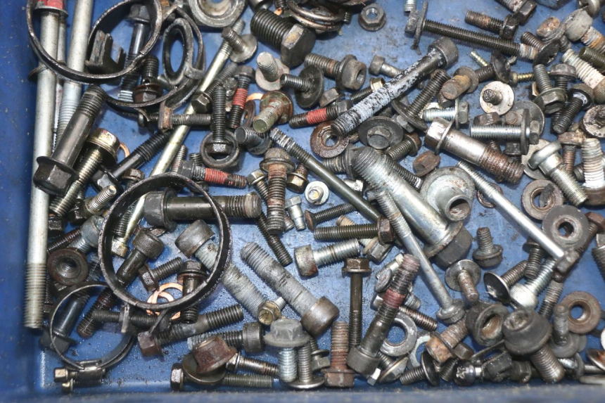 photo de SCHRAUBEN KAWASAKI GTR 1000 (1994 - 2004) - Alternative Perspektive