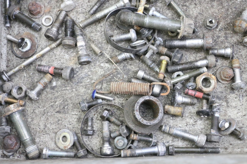 photo de SCHRAUBENBEUTEL KAWASAKI ZR7 ZR-7 S 750 (1999 - 2004) - Zoom auf Gebrauchszustand