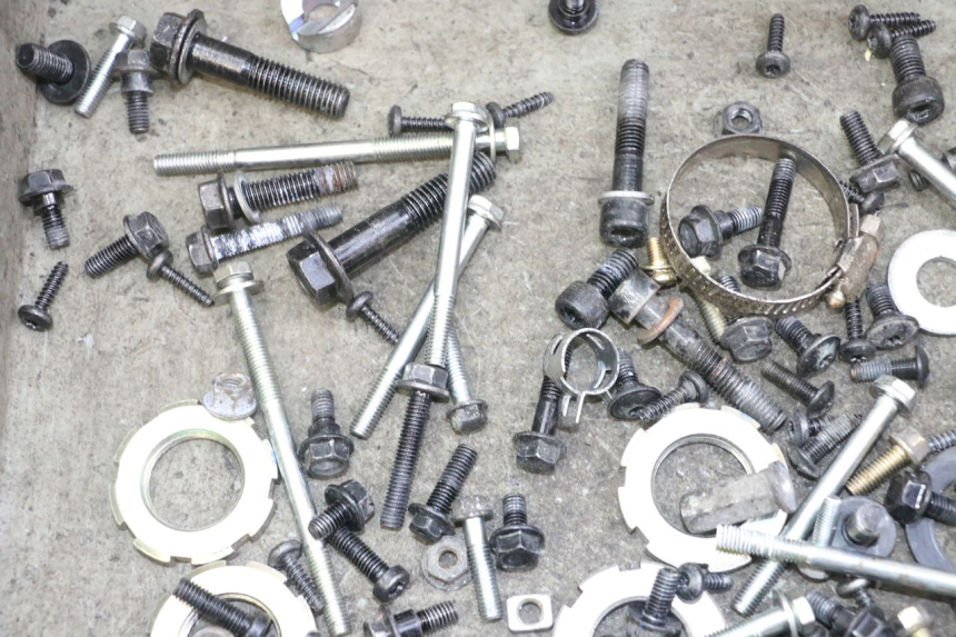 photo de SCHRAUBENBEUTEL PEUGEOT KISBEE 2T 50 (2018 - 2022) - Zoom auf Gebrauchszustand