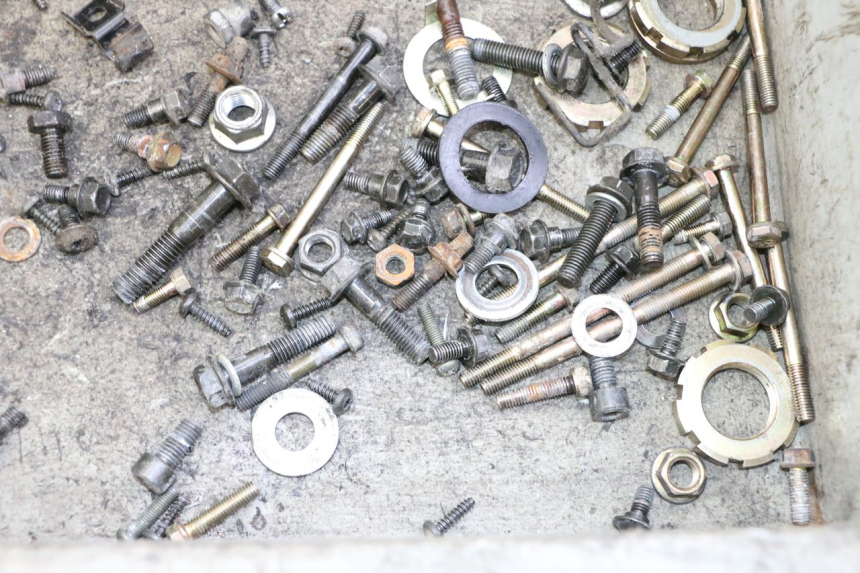 photo de SCHRAUBENBEUTEL PEUGEOT KISBEE 2T 50 (2010 - 2017) - Zoom auf Gebrauchszustand