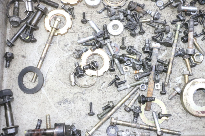 photo de SCHRAUBENBEUTEL PEUGEOT KISBEE 2T 50 (2010 - 2017) - Zoom auf Gebrauchszustand