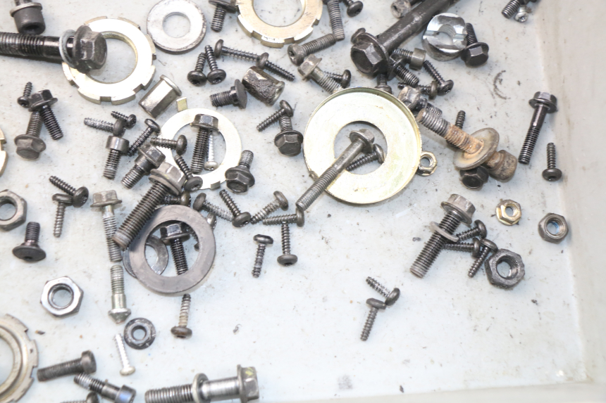 photo de SCHRAUBENBEUTEL PEUGEOT KISBEE 4T 50 (2018 - 2022) - Zoom auf Gebrauchszustand