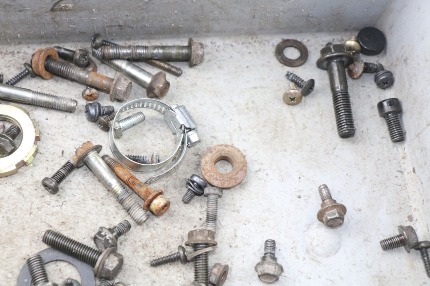 photo de SCHRAUBENBEUTEL PEUGEOT KISBEE 4T 50 (2010 - 2017) - Zoom auf Gebrauchszustand