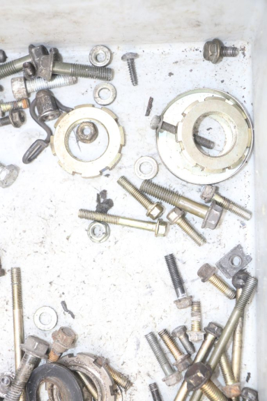 photo de SCHRAUBENBEUTEL PEUGEOT KISBEE 4T 50 (2010 - 2017) - Zoom auf Gebrauchszustand