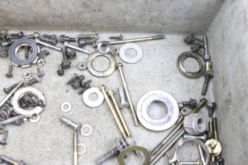 photo de SCHRAUBENBEUTEL PEUGEOT KISBEE 4T 50 (2010 - 2017) - Zoom auf Gebrauchszustand