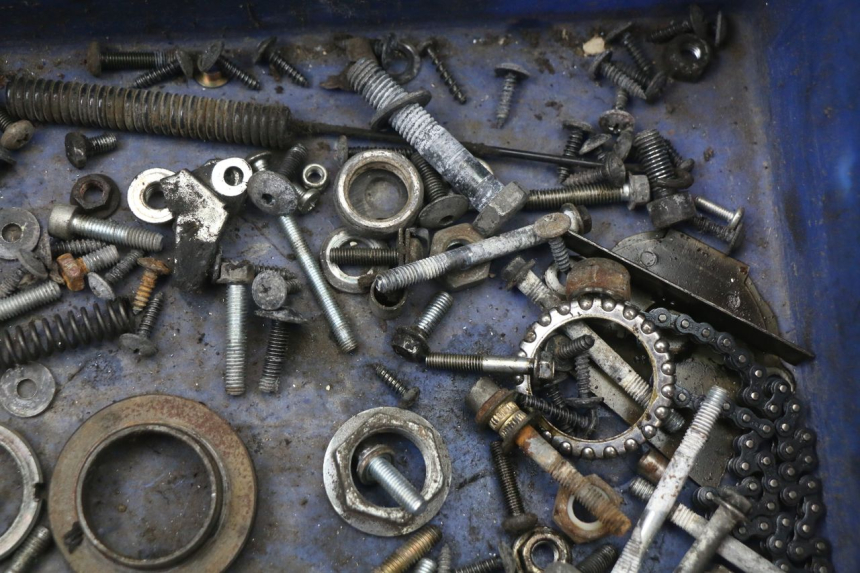 photo de SCHRAUBEN RENAULT KOURANOS 125 (2001 - 2004) - Zoom auf Gebrauchszustand