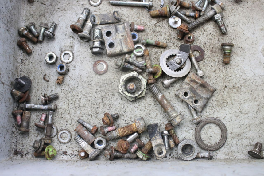 photo de SCHRAUBENBEUTEL KAWASAKI KX 250 (1994 - 1998) - Zoom auf Gebrauchszustand