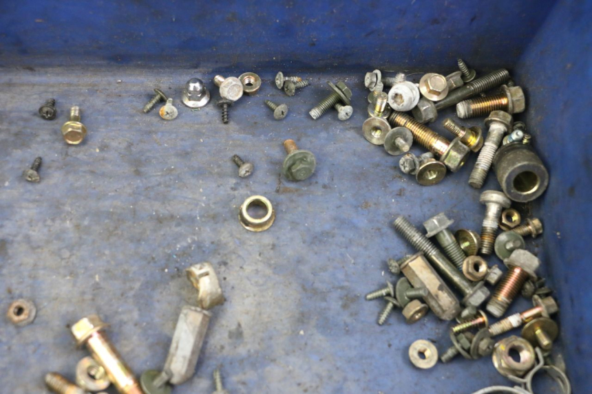 photo de SCHRAUBEN KYMCO PEOPLE S 125 (2000 - 2008) - Alternative Perspektive