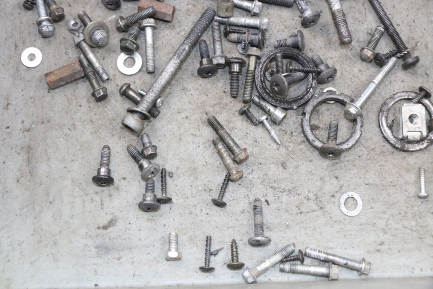 photo de SCHRAUBEN PIAGGIO LIBERTY 4T 50 (2009 - 2015) - Zoom auf Gebrauchszustand