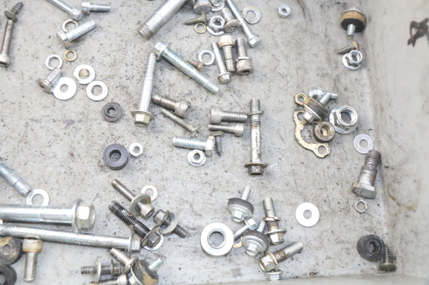 photo de SCHRAUBEN YCF LITE F 125 - Zoom auf Gebrauchszustand