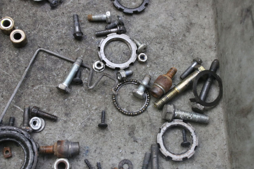 photo de SCHRAUBENBEUTEL PEUGEOT LUDIX 50 (2008 - 2017) - Zoom auf Gebrauchszustand