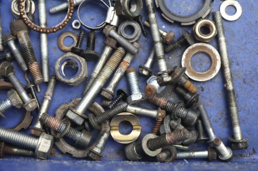 photo de SCHRAUBEN PEUGEOT LUDIX ONE 50 (2004 - 2013) - Technische Nahaufnahme
