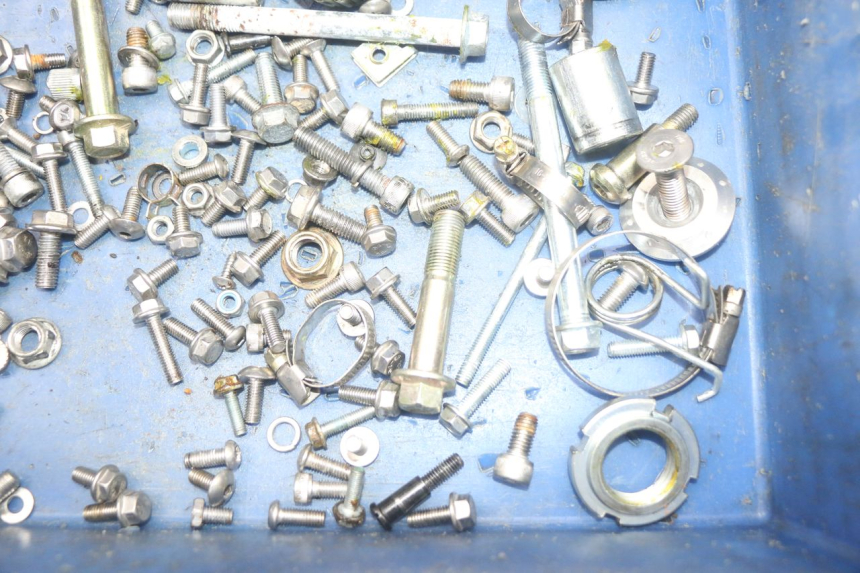 photo de SCHRAUBEN MASAI SCRAMBLER SPORT 125 (2021 - 2025) - Technische Nahaufnahme