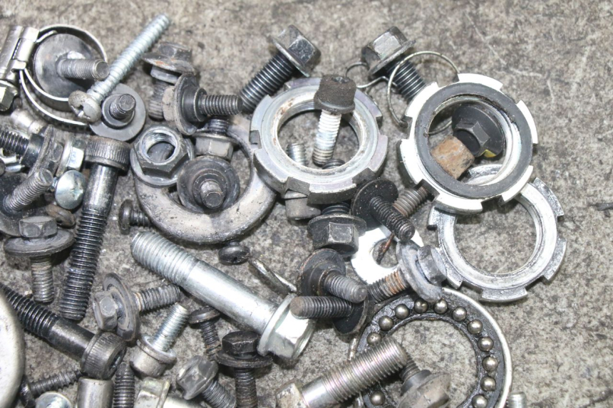 photo de SCHRAUBEN MBK OVETTO ONE 2T 50 (2013 - 2017) - Zoom auf Gebrauchszustand